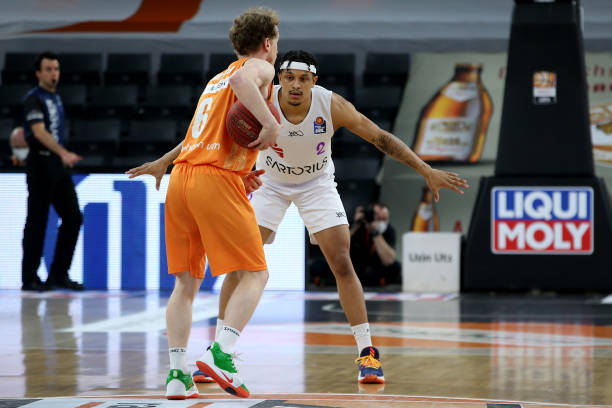 同样不容忽 同样不容忽