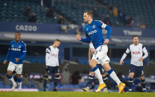 首战大捷 首战大捷